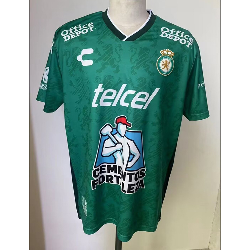 24-25 León home jersey