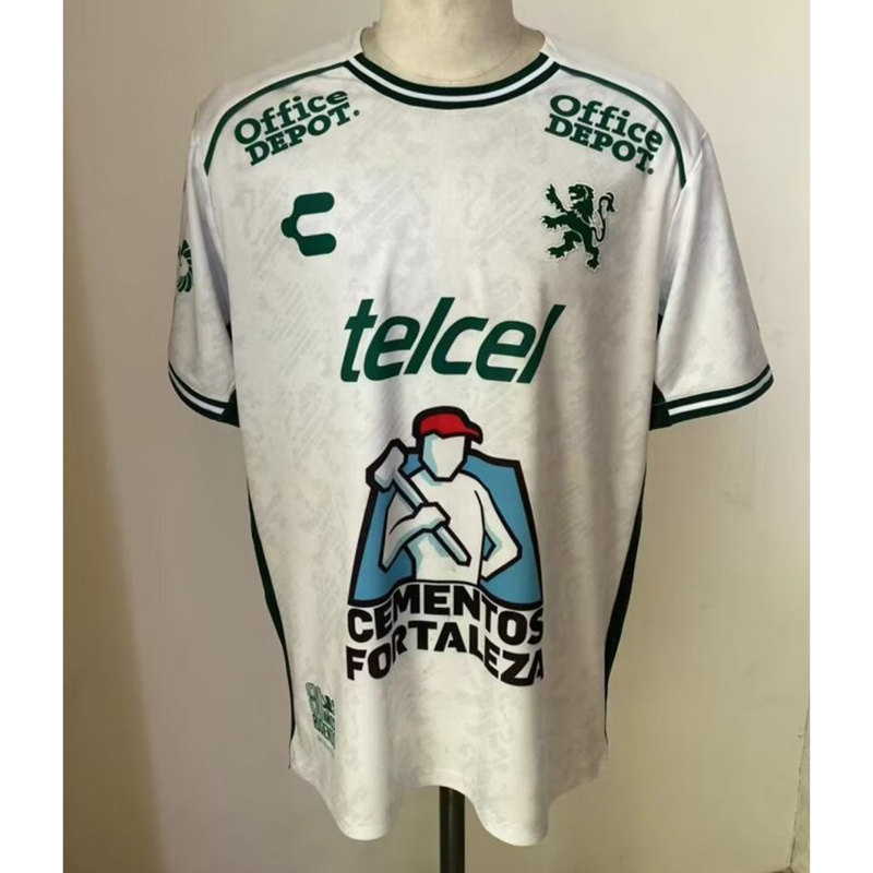 24-25 León away jersey