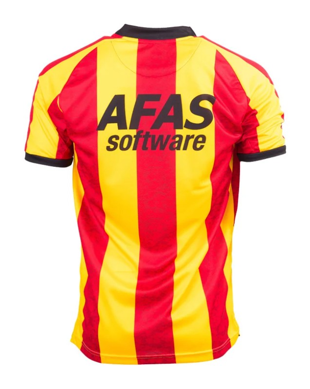 2024/2025 KV Mechelen home jersey